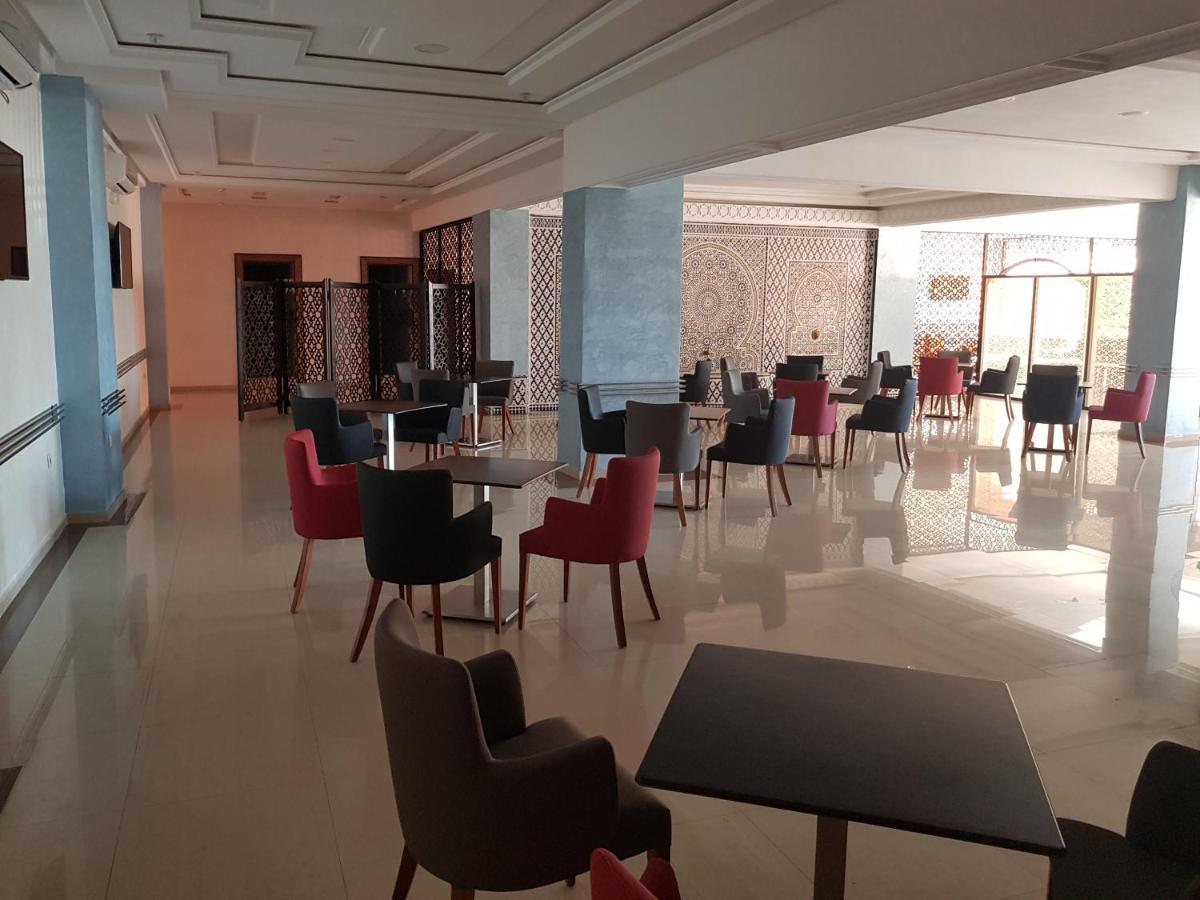 Hotel Al Madina Safi Bagian luar foto