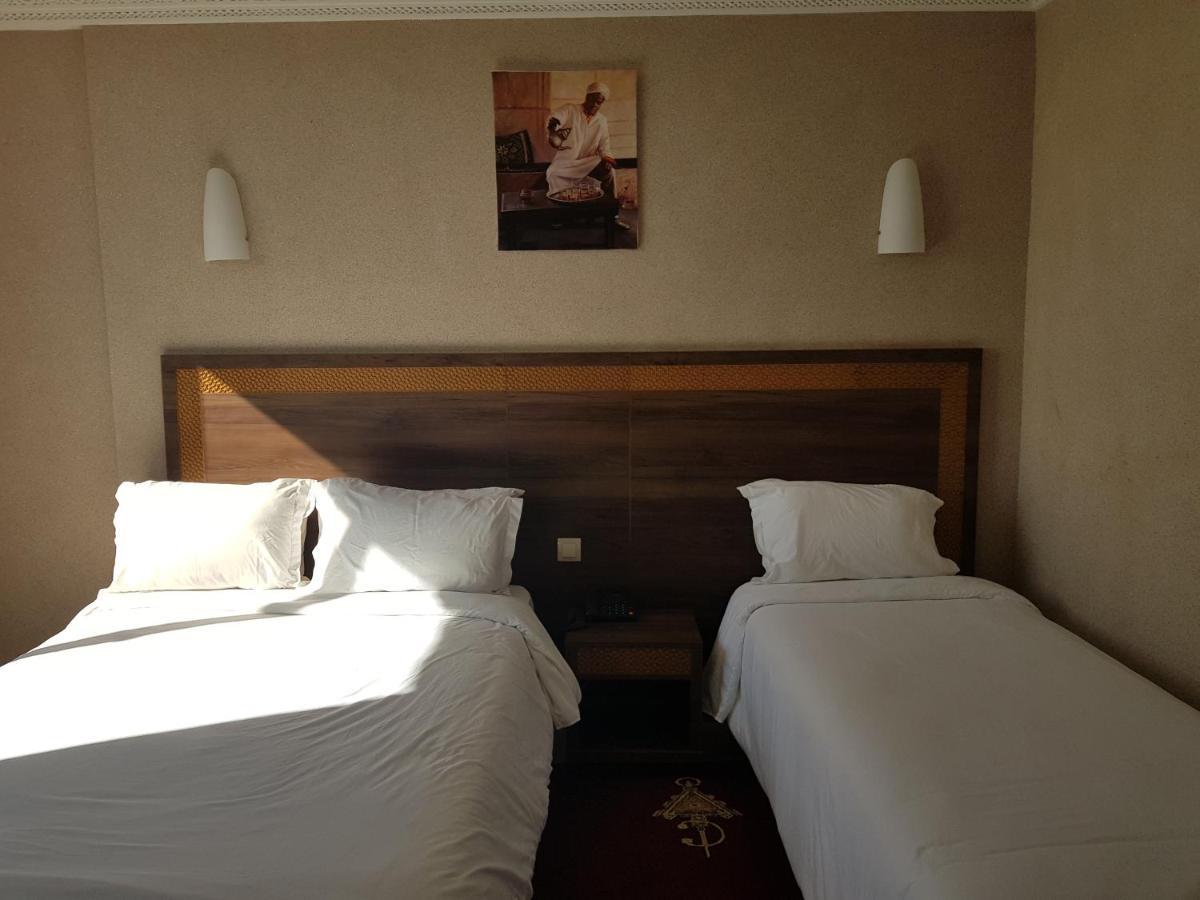Hotel Al Madina Safi Bagian luar foto