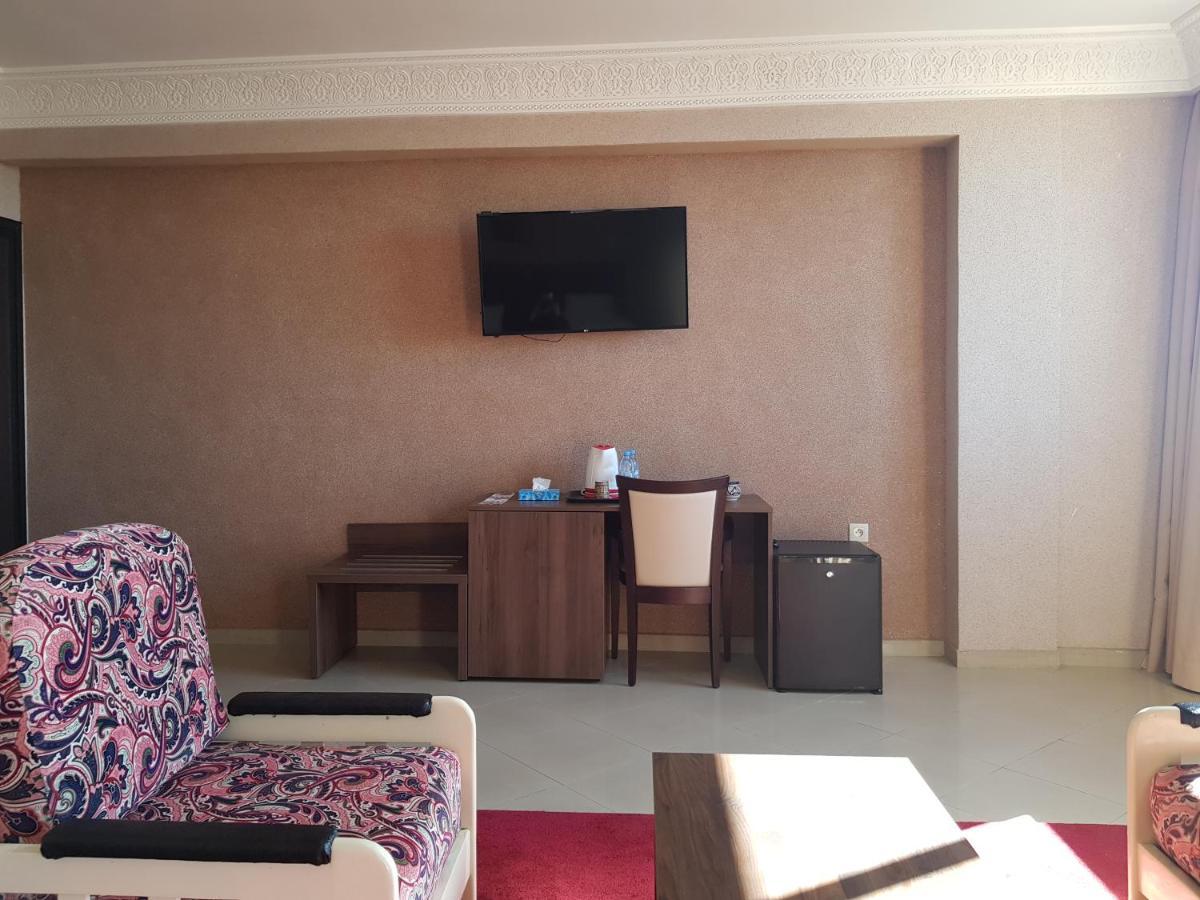 Hotel Al Madina Safi Bagian luar foto