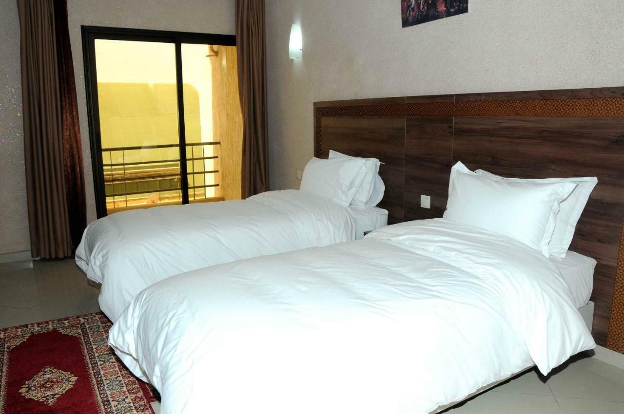 Hotel Al Madina Safi Bagian luar foto