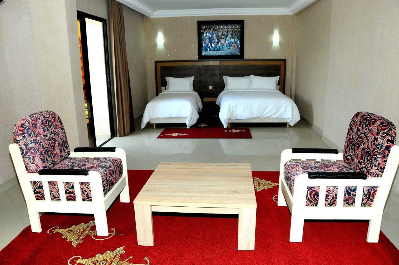 Hotel Al Madina Safi Bagian luar foto