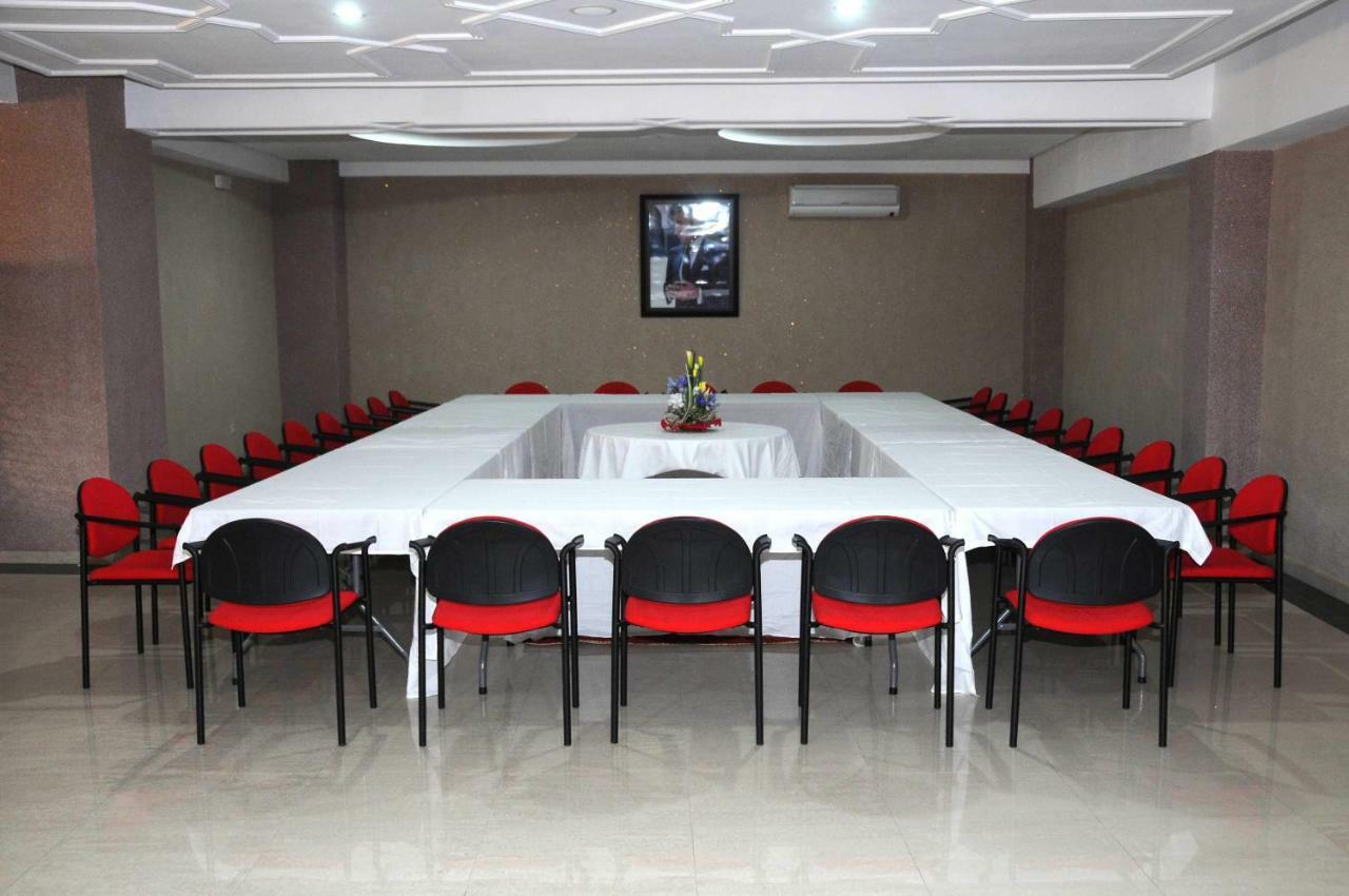 Hotel Al Madina Safi Bagian luar foto