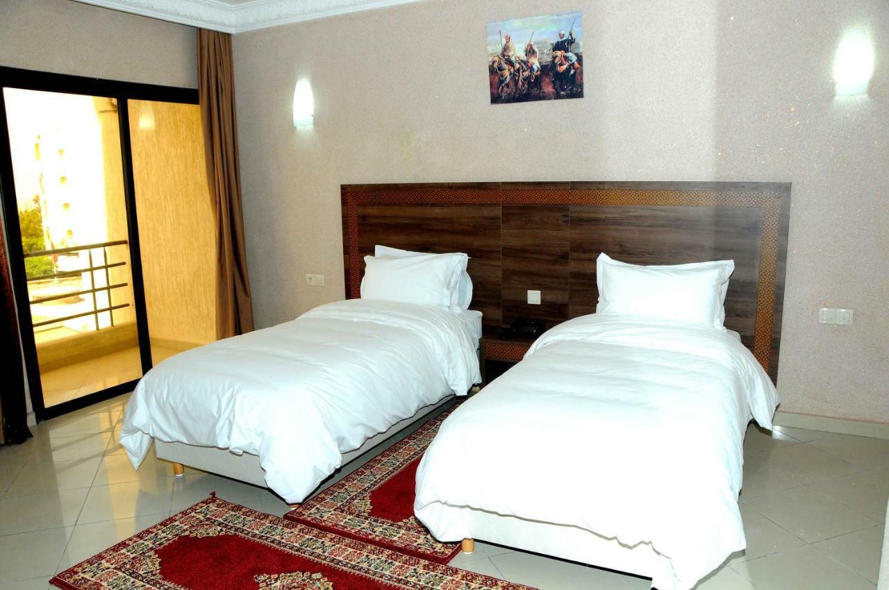 Hotel Al Madina Safi Bagian luar foto