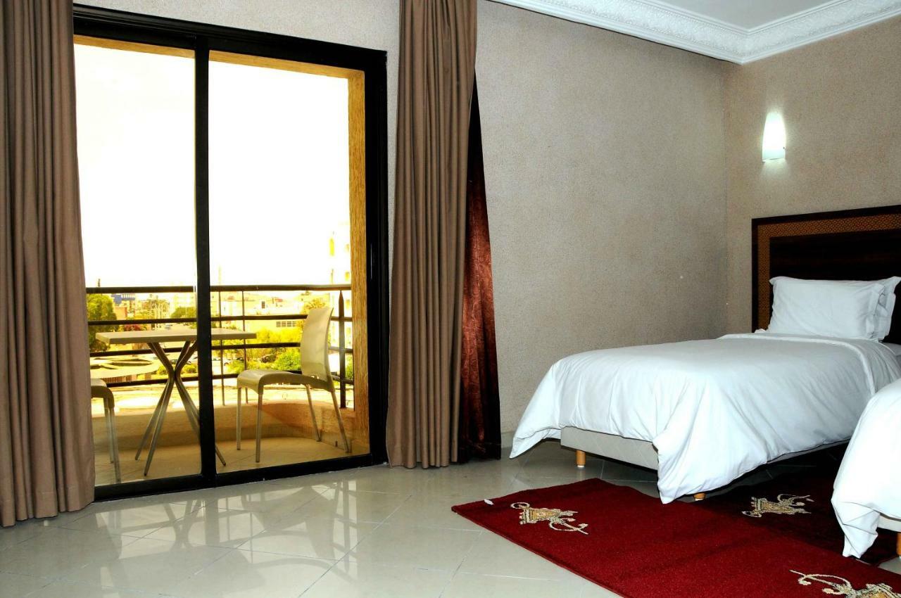 Hotel Al Madina Safi Bagian luar foto